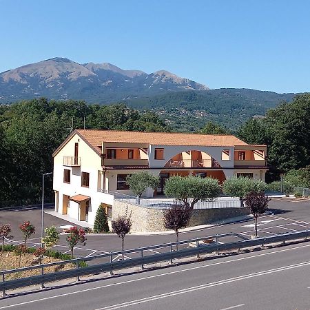 לאוריה אינפריורה Hotel Ristorante Villa Terry מראה חיצוני תמונה