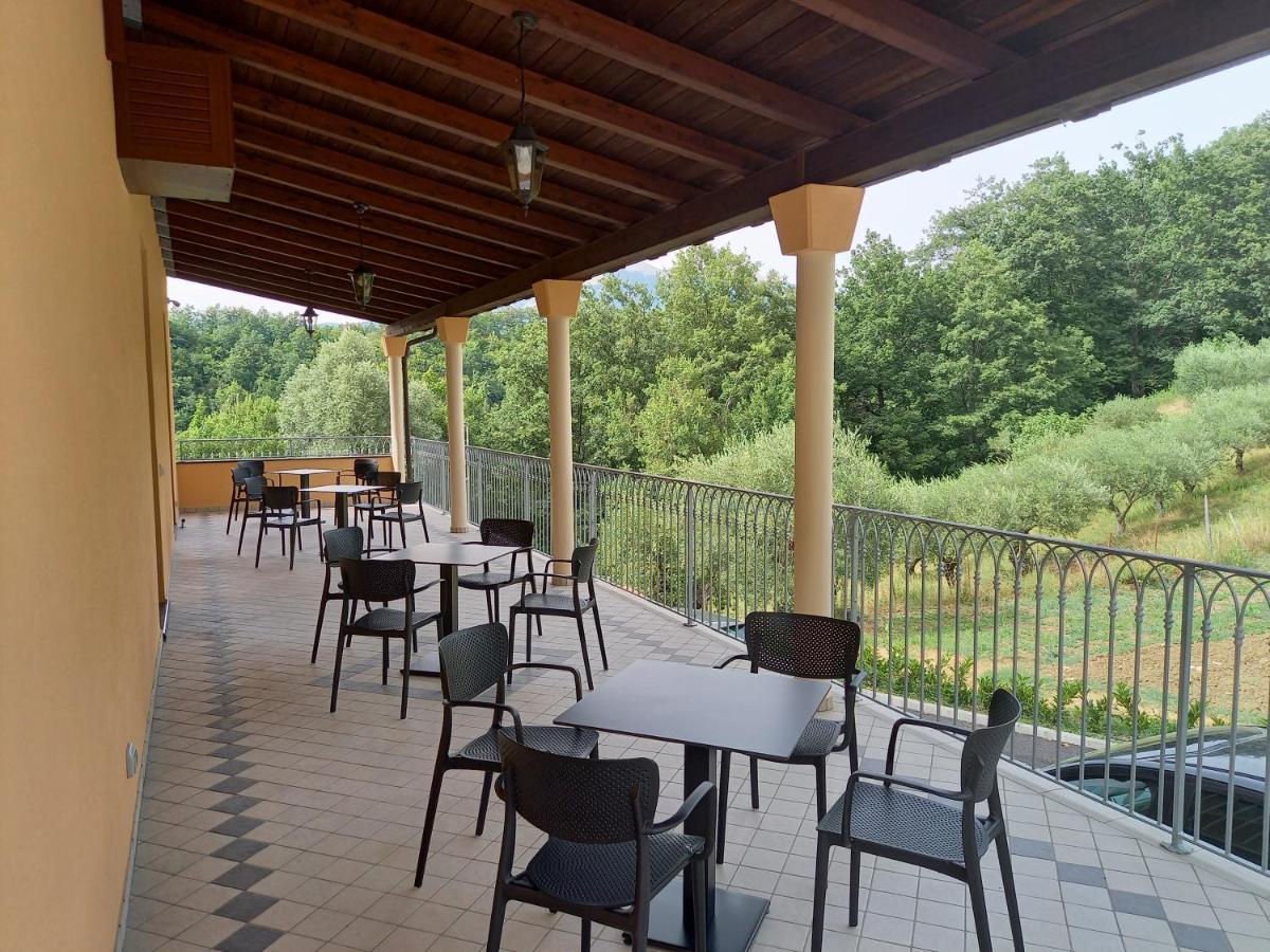 לאוריה אינפריורה Hotel Ristorante Villa Terry מראה חיצוני תמונה