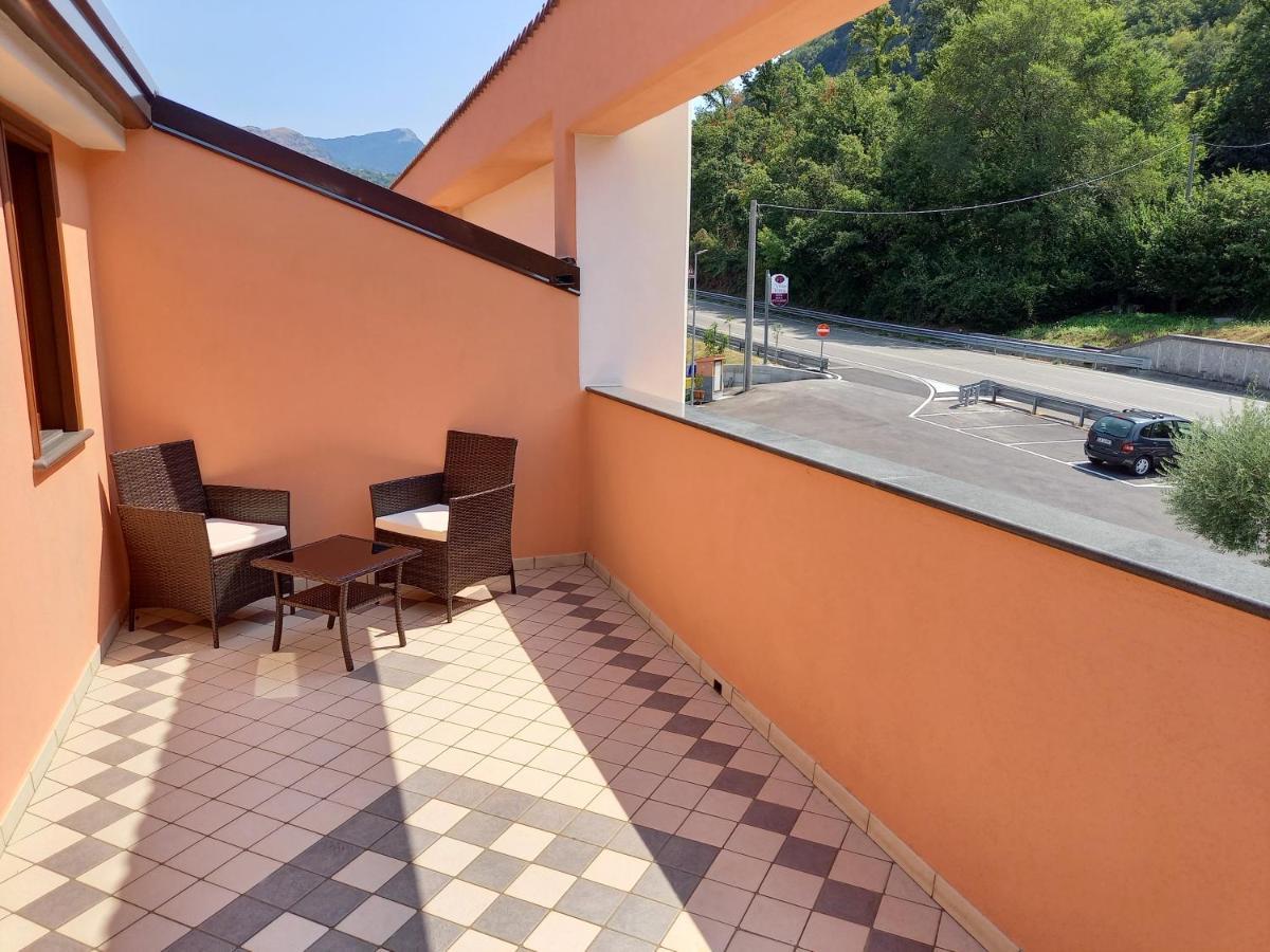 לאוריה אינפריורה Hotel Ristorante Villa Terry מראה חיצוני תמונה