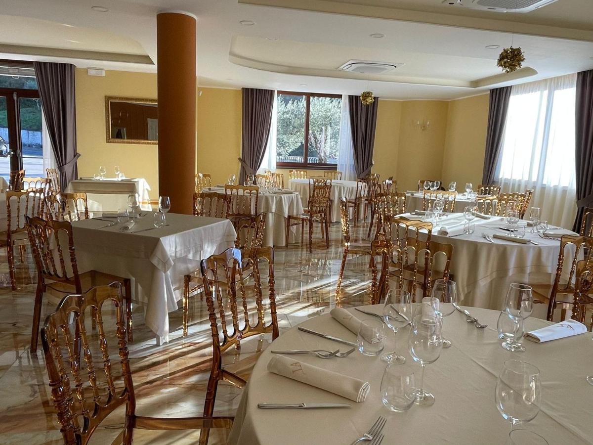 לאוריה אינפריורה Hotel Ristorante Villa Terry מראה חיצוני תמונה