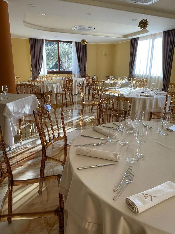 לאוריה אינפריורה Hotel Ristorante Villa Terry מראה חיצוני תמונה