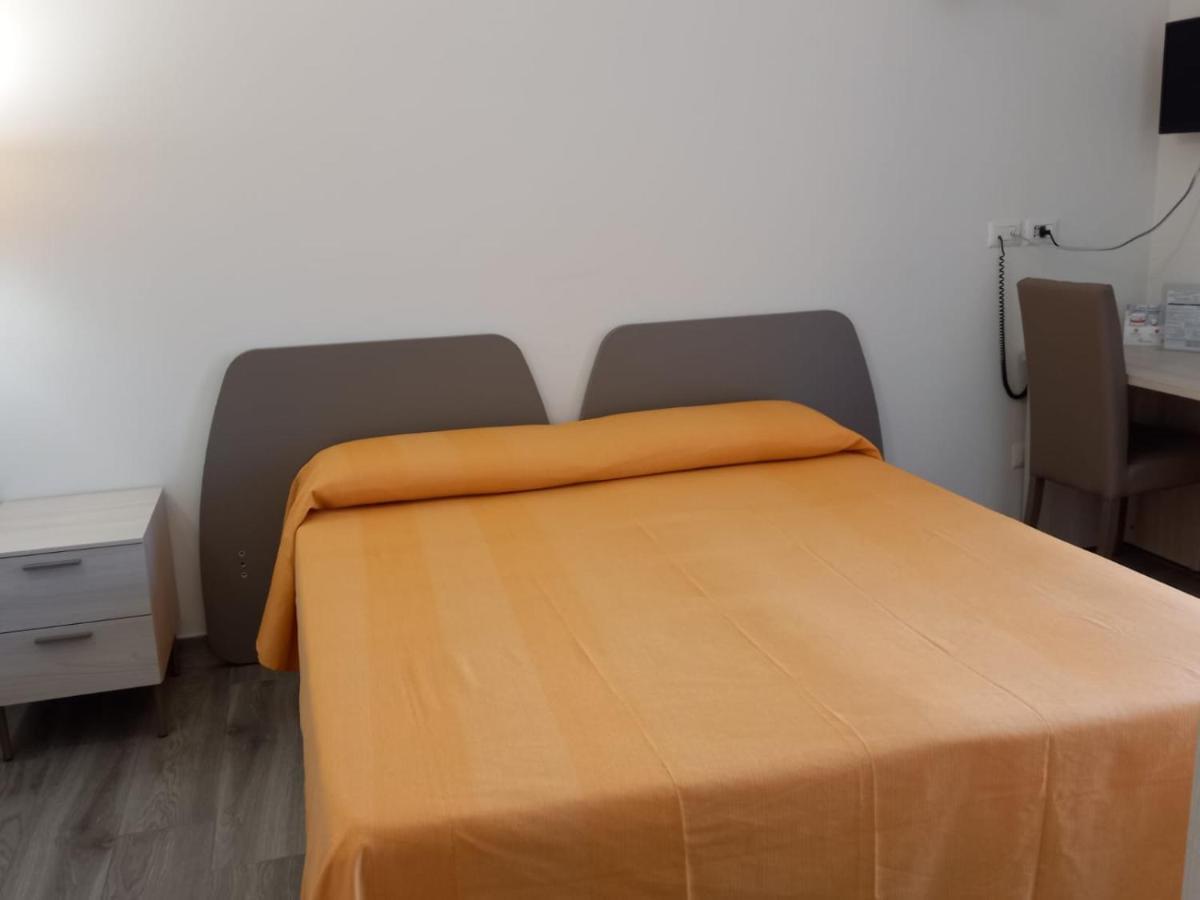 לאוריה אינפריורה Hotel Ristorante Villa Terry מראה חיצוני תמונה