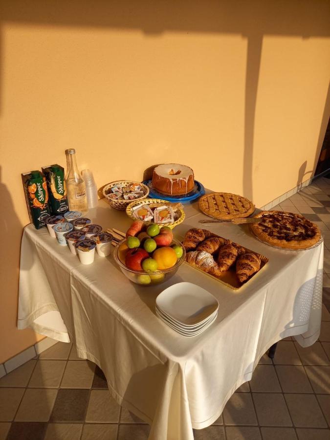 לאוריה אינפריורה Hotel Ristorante Villa Terry מראה חיצוני תמונה