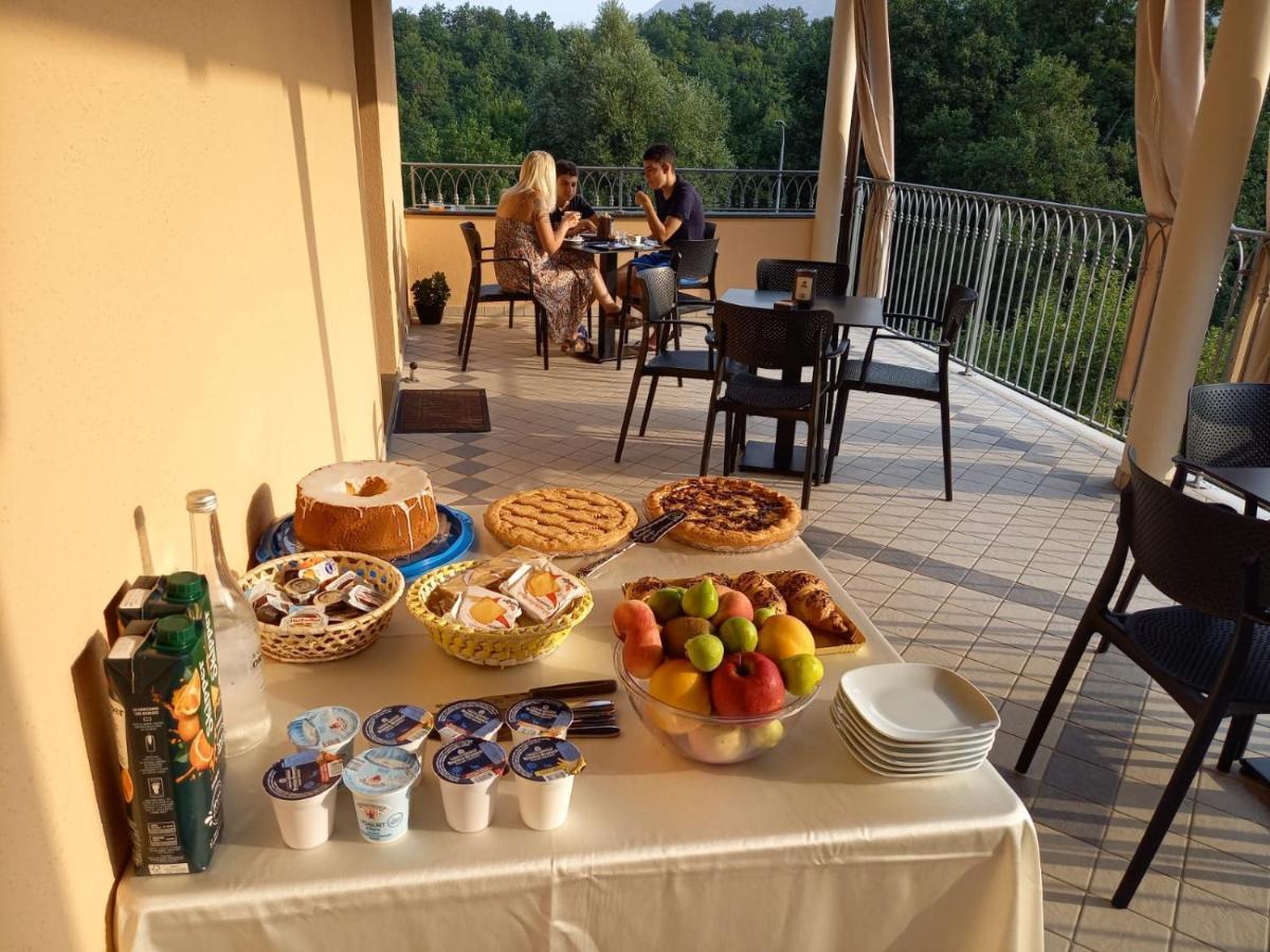 לאוריה אינפריורה Hotel Ristorante Villa Terry מראה חיצוני תמונה